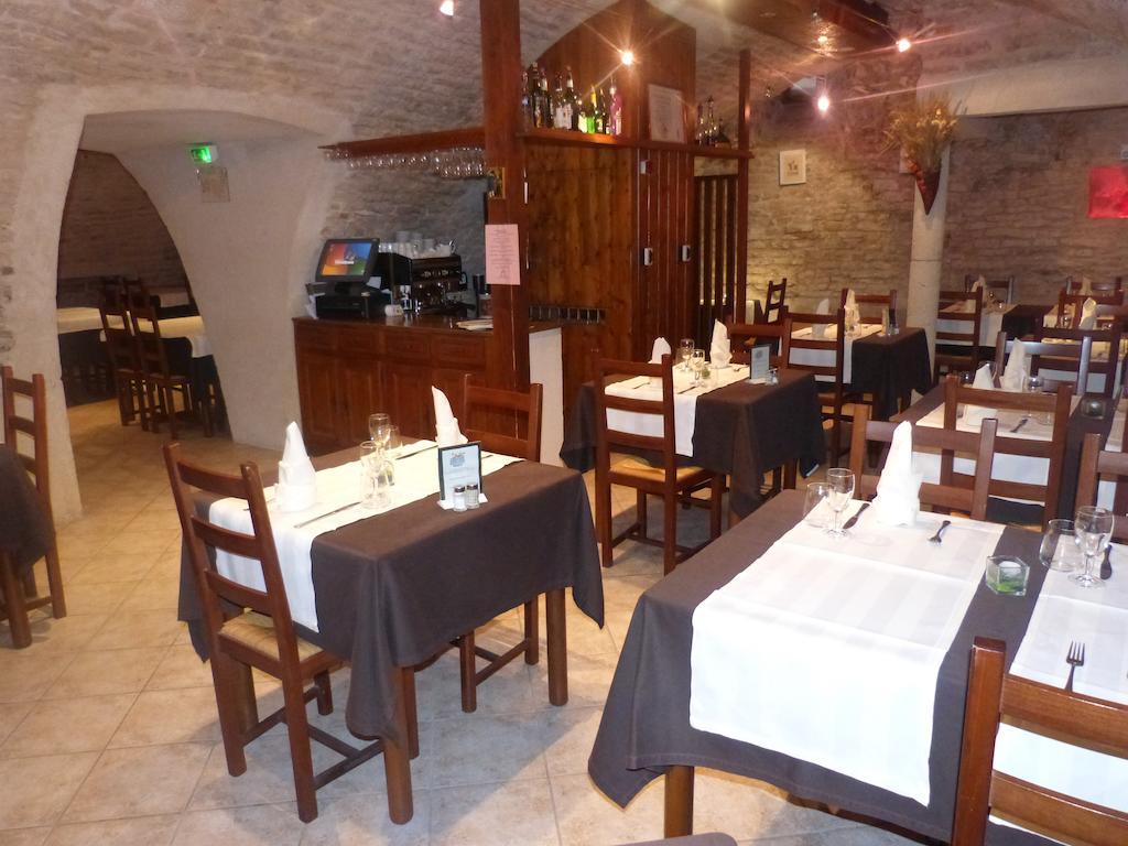 Hotel Du Donjon Champlitte-et-le-Prélot Εξωτερικό φωτογραφία