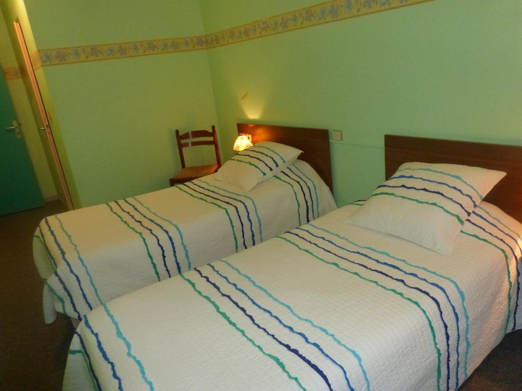 Hotel Du Donjon Champlitte-et-le-Prélot Δωμάτιο φωτογραφία
