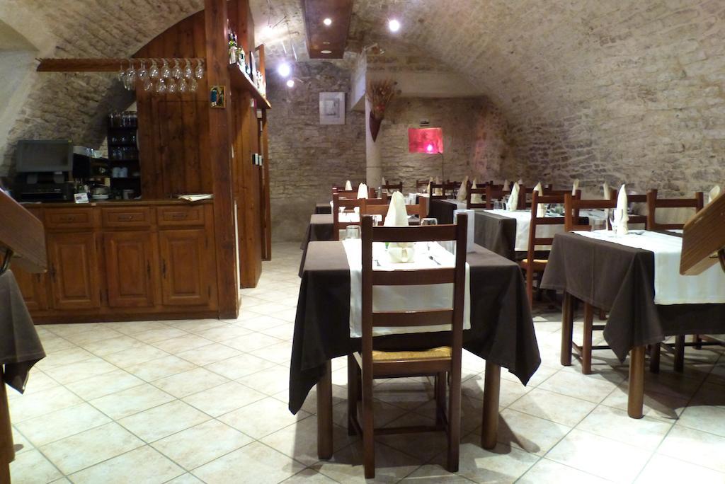 Hotel Du Donjon Champlitte-et-le-Prélot Εξωτερικό φωτογραφία