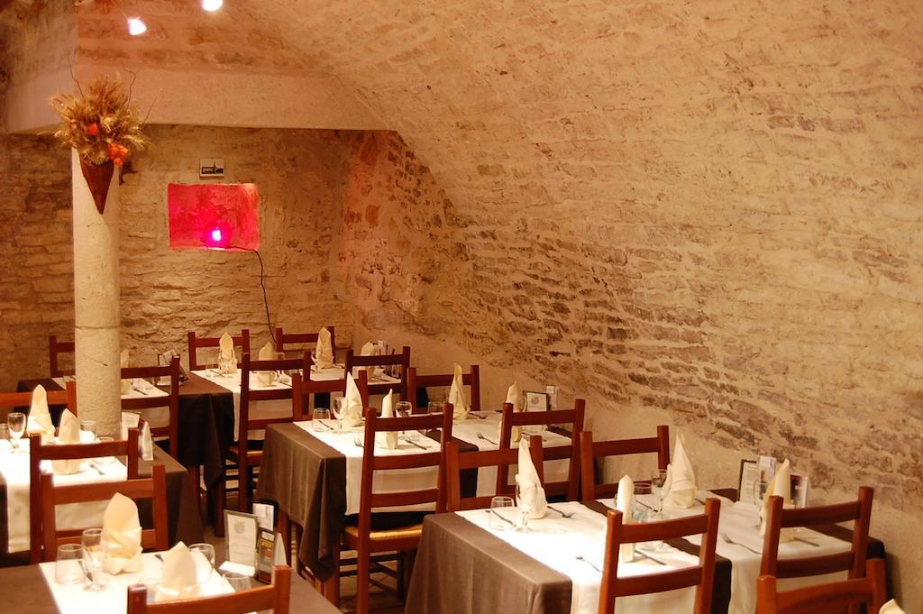 Hotel Du Donjon Champlitte-et-le-Prélot Εξωτερικό φωτογραφία