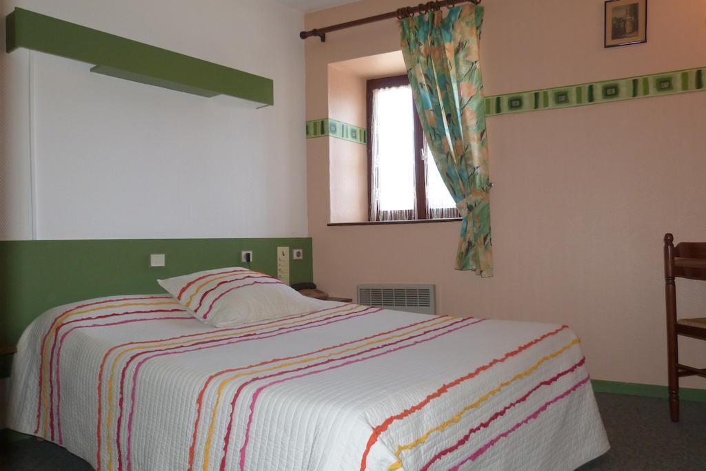 Hotel Du Donjon Champlitte-et-le-Prélot Δωμάτιο φωτογραφία