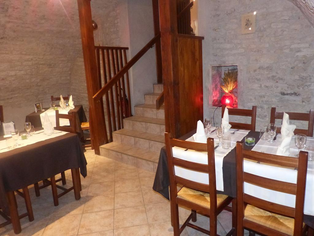 Hotel Du Donjon Champlitte-et-le-Prélot Εξωτερικό φωτογραφία