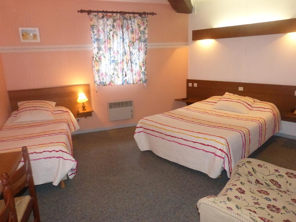 Hotel Du Donjon Champlitte-et-le-Prélot Δωμάτιο φωτογραφία