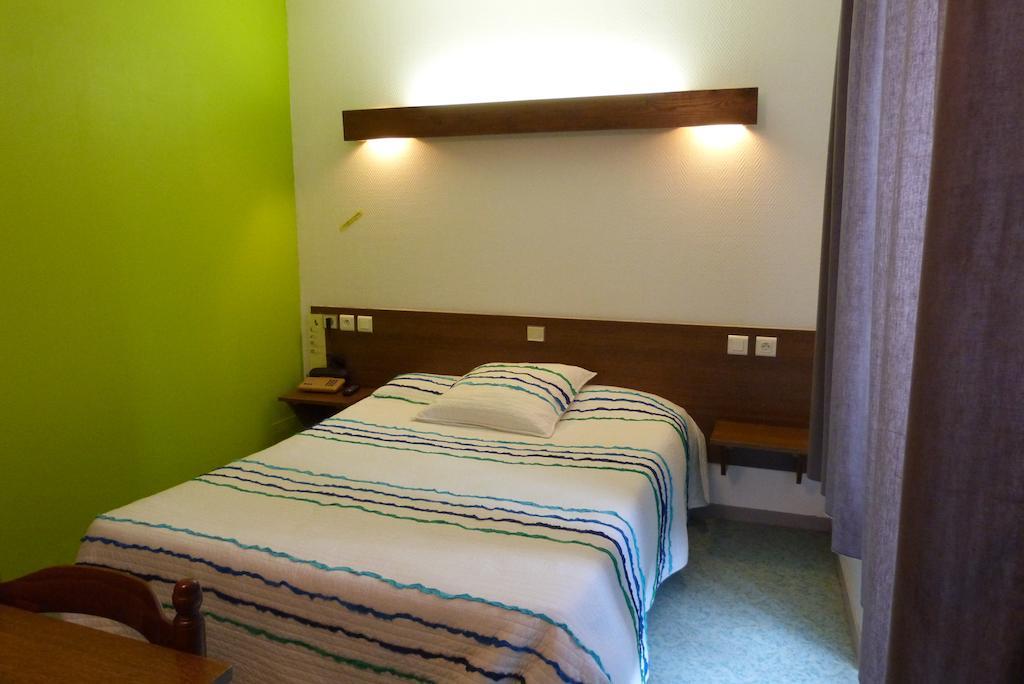 Hotel Du Donjon Champlitte-et-le-Prélot Εξωτερικό φωτογραφία