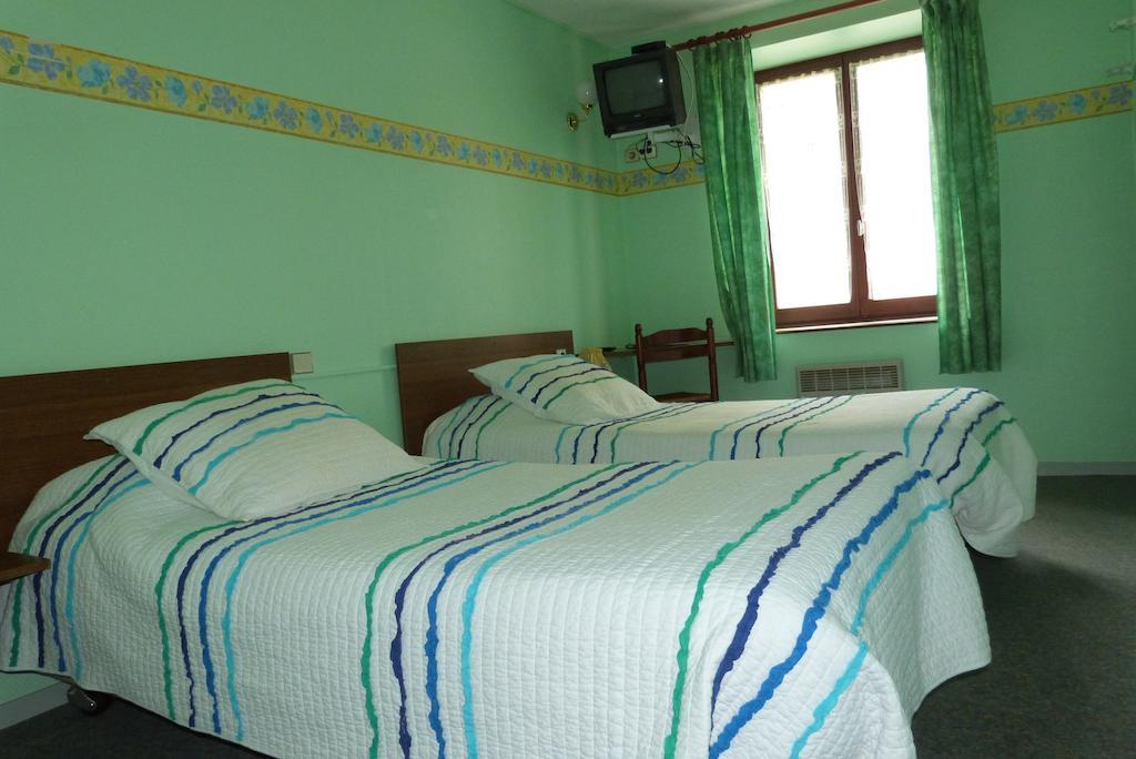 Hotel Du Donjon Champlitte-et-le-Prélot Δωμάτιο φωτογραφία